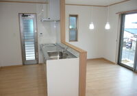 居間　台所　食堂