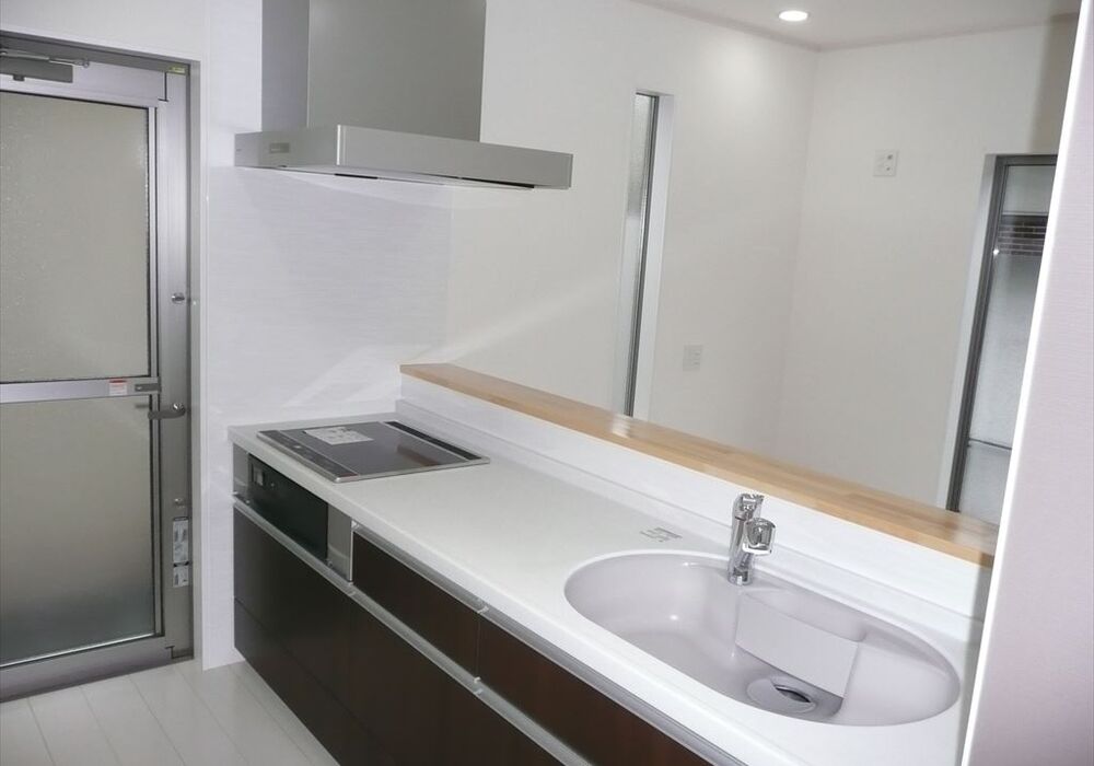 居間　台所　食堂